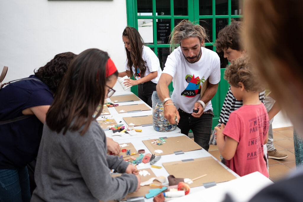 El Kanka derrocha arte y hace saltar al público de Sonidos Líquidos