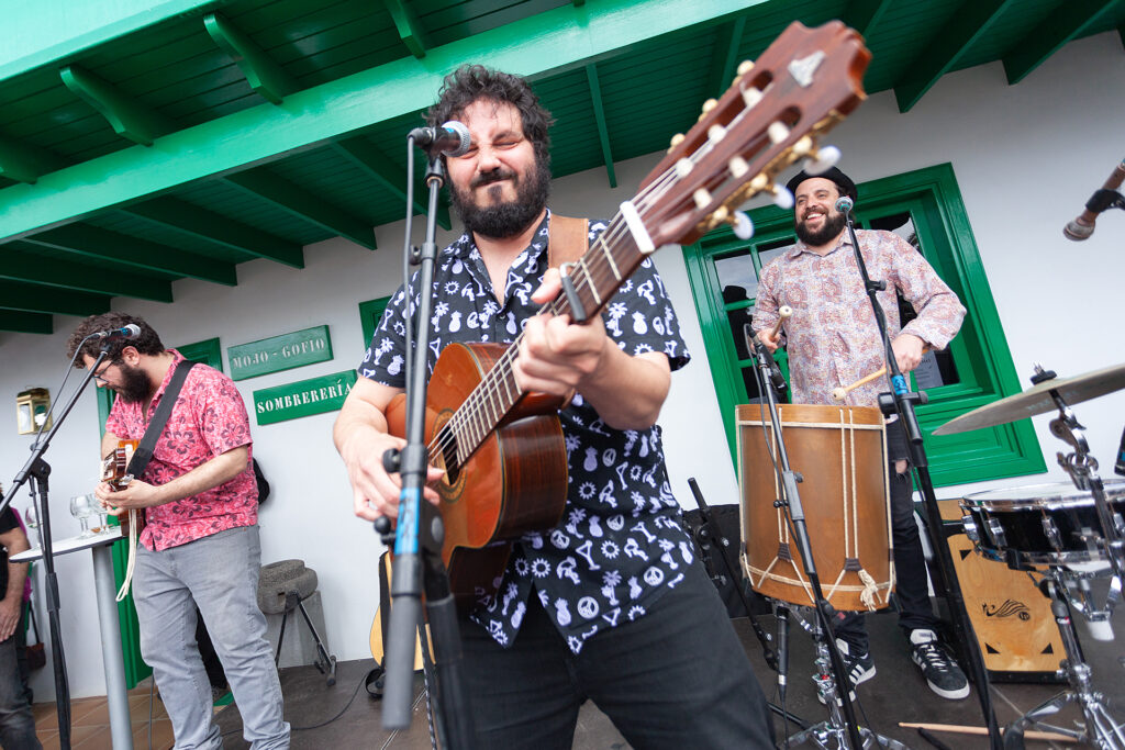 El Kanka derrocha arte y hace saltar al público de Sonidos Líquidos